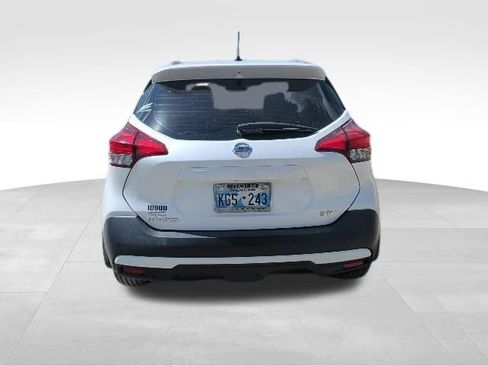 Used 2019 Nissan Kicks SR w/ SR Premium Package FWD image 4