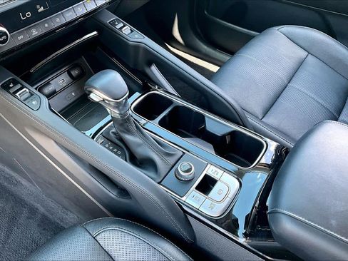 Used 2020 Kia Telluride EX w/ EX Premium Package image 16