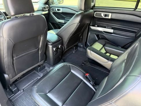 Used 2023 Ford Explorer XLT w/ Equipment Group 202A RWD image 21