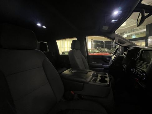 Used 2020 Chevrolet Silverado 2500 Custom w/ Custom Value Package image 10