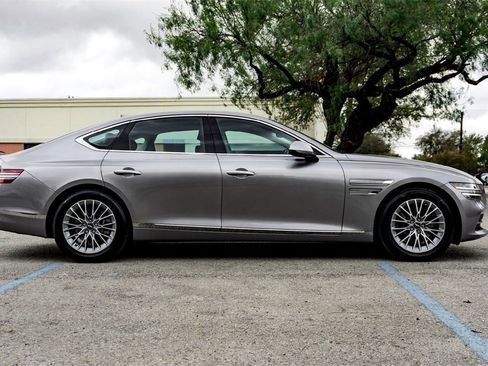 Used 2023 Genesis G80 2.5T image 4