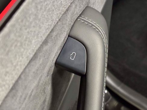 Used 2026 Tesla Model Y AWD image 19
