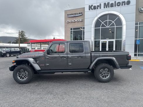 New 2026 Jeep Gladiator Mojave image 2