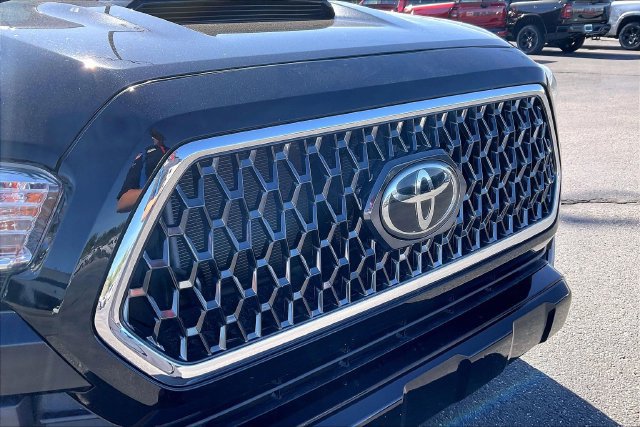 Used 2019 Toyota Tacoma TRD Sport w/ Technology Package AWD/4WD image 31