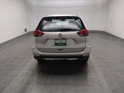 Used 2017 Nissan Rogue S AWD/4WD image 6