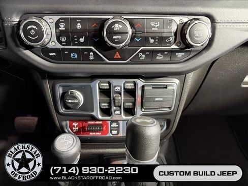 Used 2025 Jeep Wrangler Unlimited Rubicon 4xe w/ Safety Group AWD/4WD image 20
