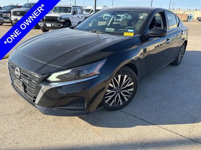 Used 2023 Nissan Altima 2.5 SV
