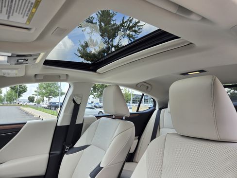 Used 2025 Lexus ES 350 w/ Premium Package FWD image 28