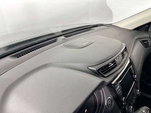 Used 2020 Nissan Rogue SL AWD/4WD image 14