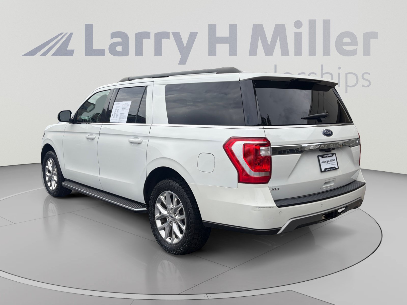 Used 2020 Ford Expedition Max XLT w/ Equipment Group 202A AWD/4WD image 3