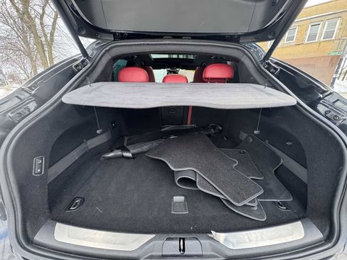 Used 2017 Maserati Levante image 21