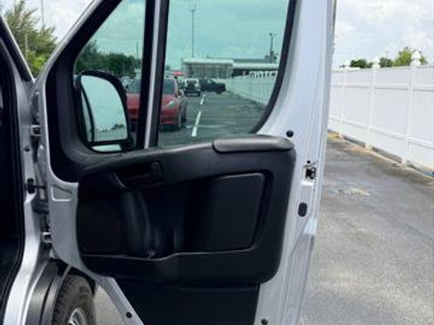 Used 2024 RAM ProMaster 2500 w/ Premium Convenience Group FWD image 17