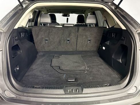 Used 2024 Ford Edge SEL image 11