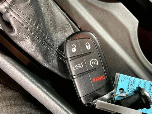 Used 2025 Dodge Durango R/T w/ Blacktop Package AWD/4WD image 12