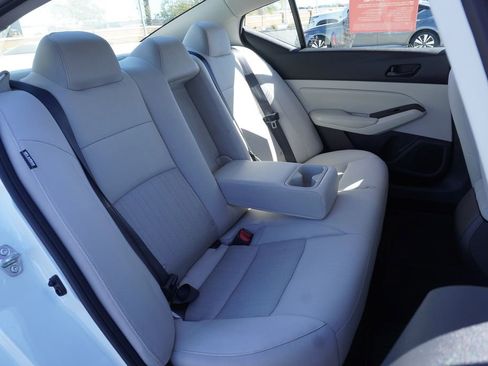 Certified 2025 Nissan Altima 2.5 SV FWD image 9