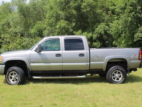 Used 2006 GMC Sierra 2500 SLE w/ Heavy-Duty Power Package image 2