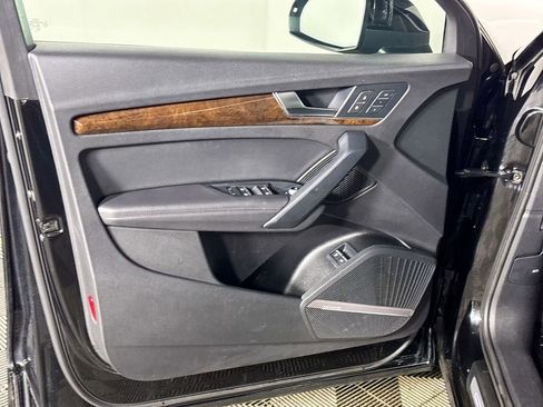 Used 2020 Audi Q5 e Prestige w/ Prestige Package image 10