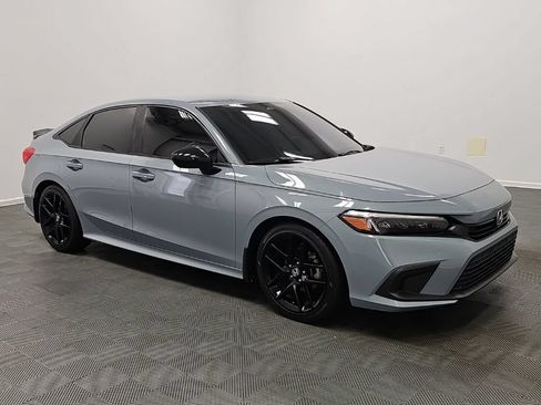 Used 2024 Honda Civic Sport image 3