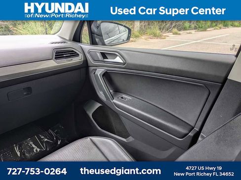 Used 2018 Volkswagen Tiguan SE FWD image 22