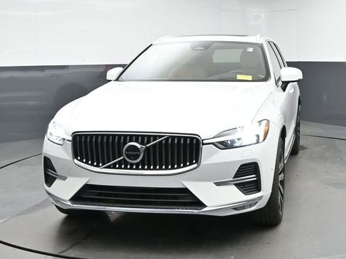 Used 2023 Volvo XC60 B5 Ultimate w/ Climate Package AWD/4WD image 3