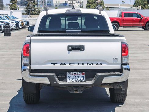 Certified 2023 Toyota Tacoma TRD Off-Road image 8