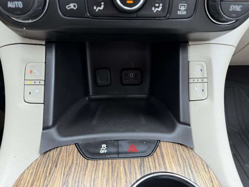 Used 2019 GMC Acadia Denali w/ Technology Package AWD/4WD image 29
