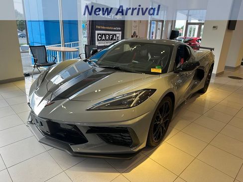 Used 2025 Chevrolet Corvette Stingray Preferred Cpe w/ Z51 Performance Package RWD image 1