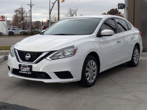 Used 2018 Nissan Sentra S image 9