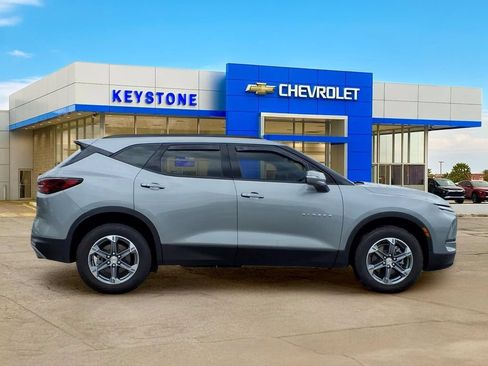 Used 2023 Chevrolet Blazer LT AWD/4WD image 8