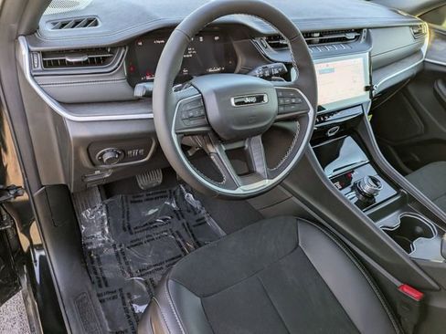 New 2026 Jeep Grand Cherokee Altitude AWD/4WD image 9