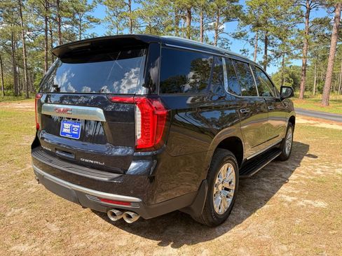 Used 2023 GMC Yukon Denali w/ LPO, Floor Liner Package AWD/4WD image 5