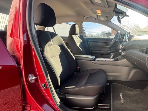 Used 2025 Nissan Sentra SV image 22