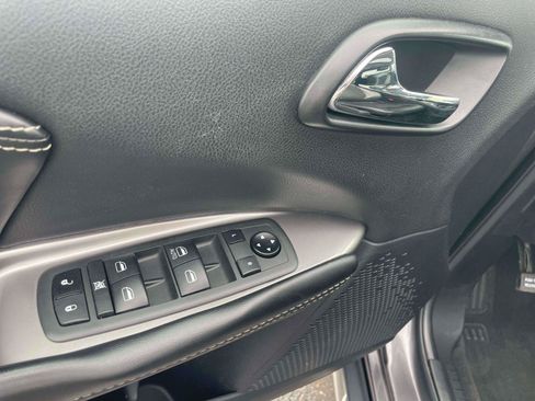 Used 2020 Dodge Journey Crossroad FWD image 12