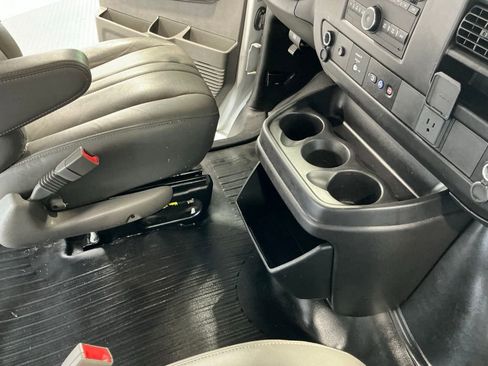Used 2023 Chevrolet Express 3500 w/ Driver Convenience Package RWD image 18
