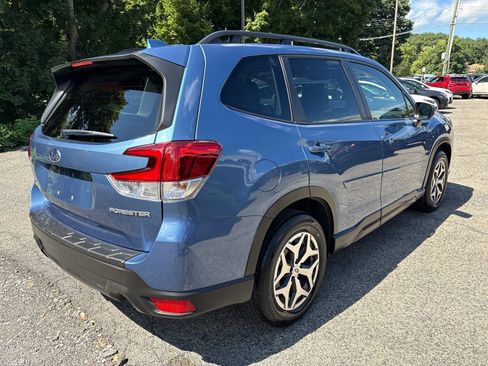 Used 2023 Subaru Forester Premium AWD/4WD image 9