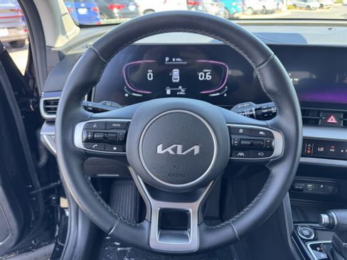 Used 2024 Kia Sportage EX FWD image 18