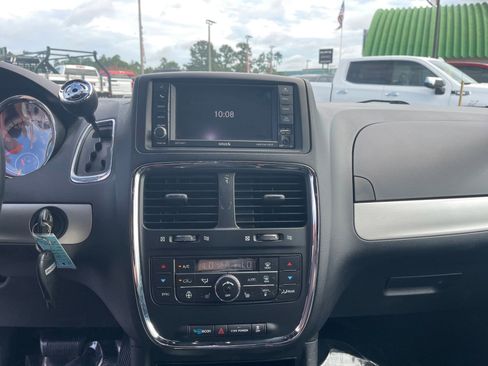 Used 2017 Dodge Grand Caravan GT image 17