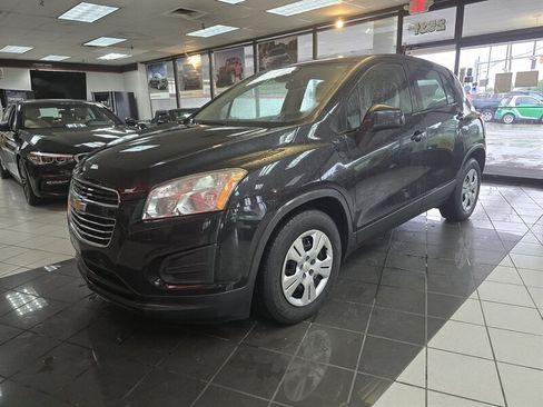 Used 2015 Chevrolet Trax LS FWD image 1