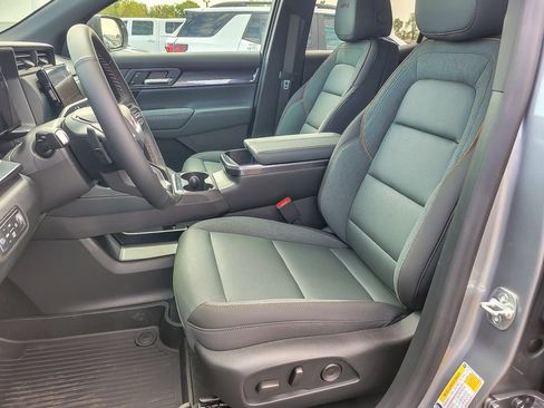 New 2026 GMC Terrain AT4 w/ LPO, Floor Liner Package image 8