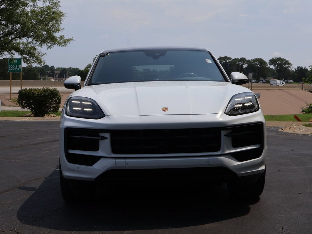 Certified 2025 Porsche Cayenne Coupe AWD/4WD image 11