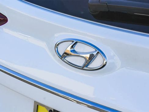 Certified 2022 Hyundai Kona Limited image 11