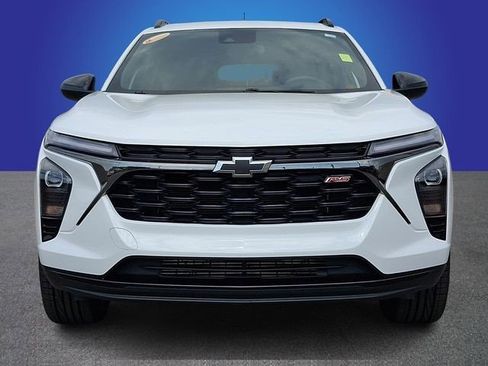 Used 2025 Chevrolet Trax RS w/ Sunroof Package FWD image 2
