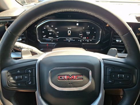 Used 2023 GMC Sierra 1500 SLT w/ SLT Premium Plus Package AWD/4WD image 19