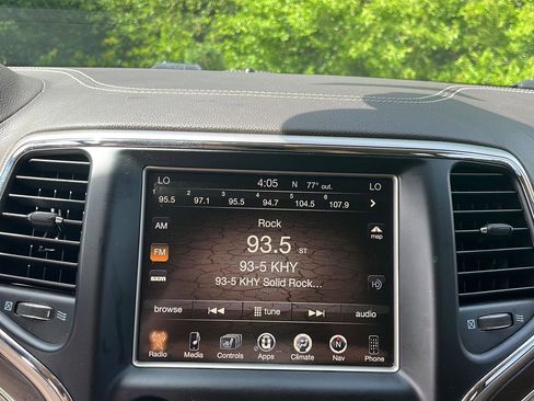 Used 2015 Jeep Grand Cherokee Overland AWD/4WD image 17