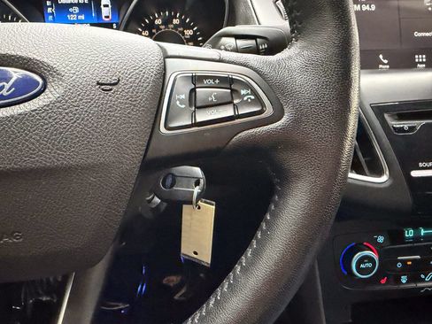 Used 2018 Ford Focus SEL w/ Cold Weather Package FWD image 24