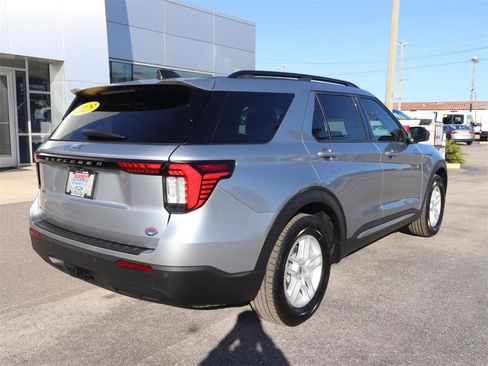 Certified 2025 Ford Explorer Active image 13