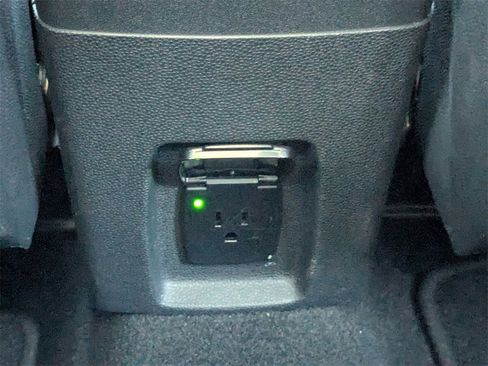 Used 2021 Ford EcoSport Titanium image 16