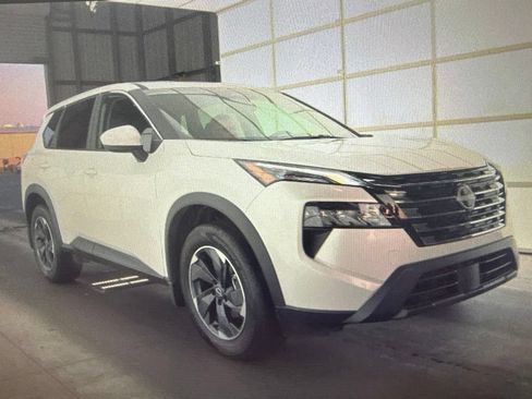 Used 2026 Nissan Rogue SV w/ Cold Weather Package AWD/4WD image 3