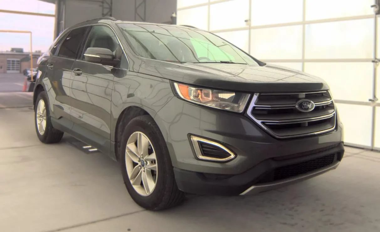 Used 2016 Ford Edge SEL w/ Equipment Group 201A AWD/4WD image 2