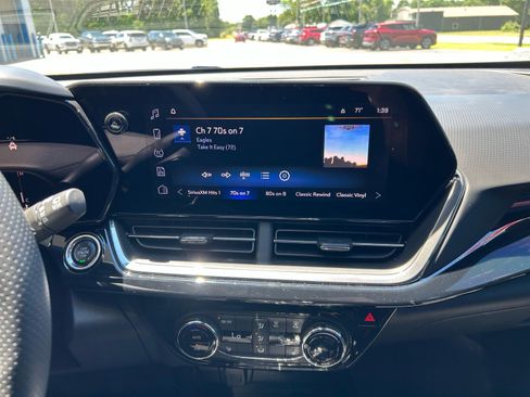 Used 2025 Chevrolet Trax RS w/ Driver Confidence Package FWD image 8